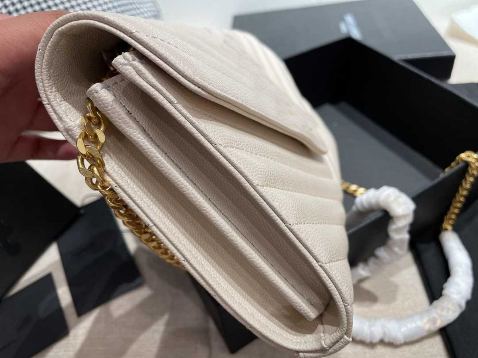 2021 Designer Bags classic womens designers handbags chain handbags ladies Luxurys composite tote leather clutch shoulder bag female purse, 22x14cm
2021 Designer Bags classic womens designers handbags chain handbags ladies Luxurys composite tote leather clutch shoulder bag female purse, 22x14cm