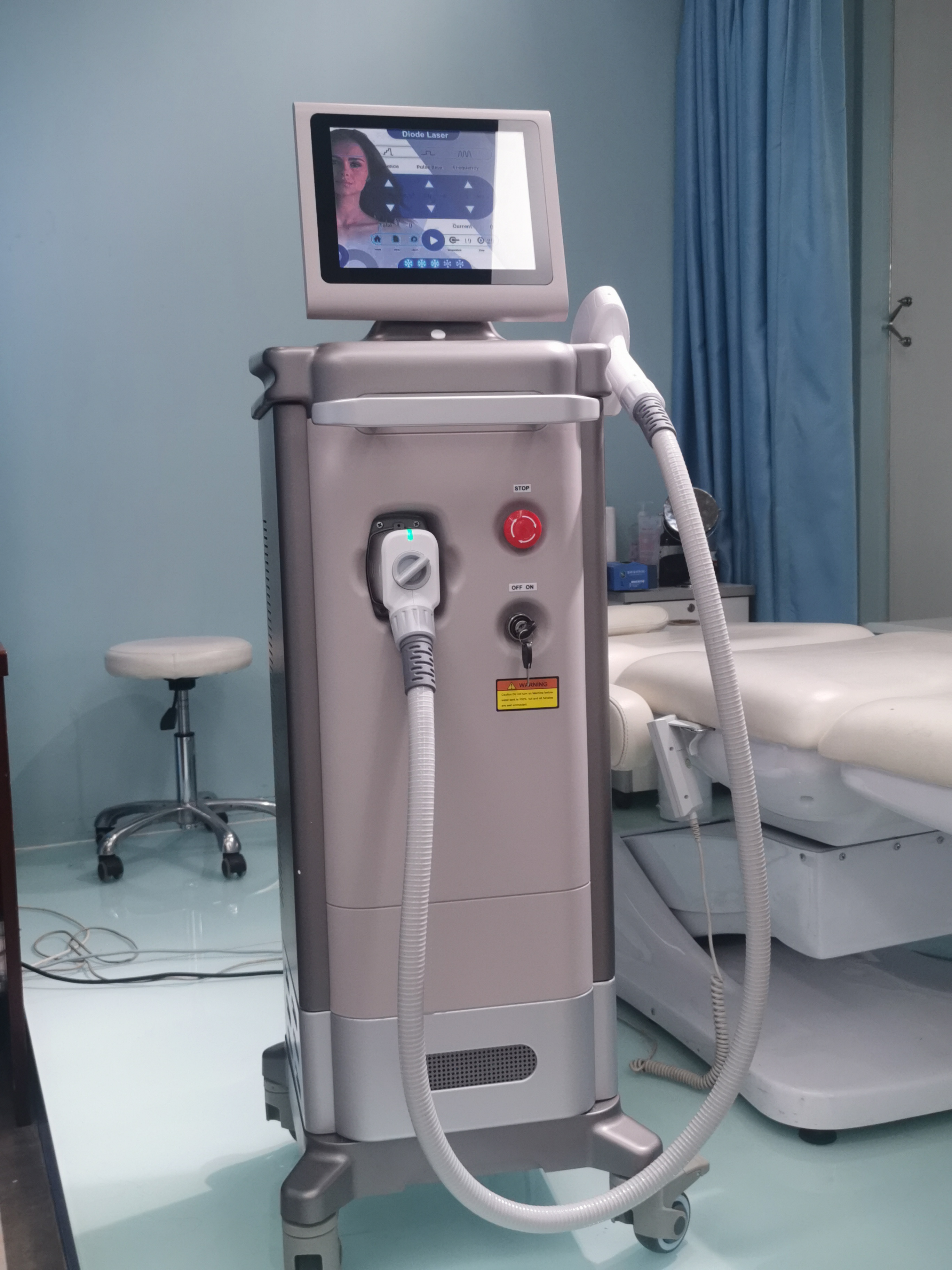 Really ice 808 diode laser permanent fast effect painless diode 808nmHair Removal, Face Lift Tightening, Rejuvenation hair removal machine