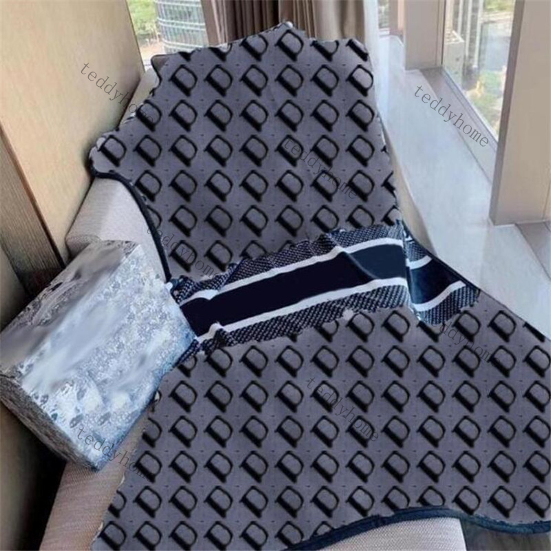 Full Letter Blanket Super Soft Carpet Fashion Keep Warm Pattern Blankets All Season Velvet Thick Shawl Scarf
Full Letter Blanket Super Soft Carpet Fashion Keep Warm Pattern Blankets All Season Velvet Thick Shawl Scarf