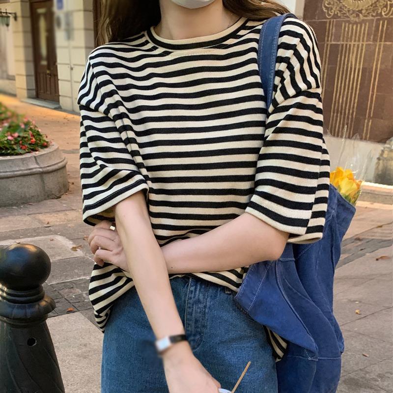 Women's T-Shirt Short-sleeved Sweat 2021 Loose And Thin Lazy Style Top Contrasting Color Striped O-neck Summer Korean Women Casual
Women's T-Shirt Short-sleeved Sweat 2021 Loose And Thin Lazy Style Top Contrasting Color Striped O-neck Summer Korean Women Casual
