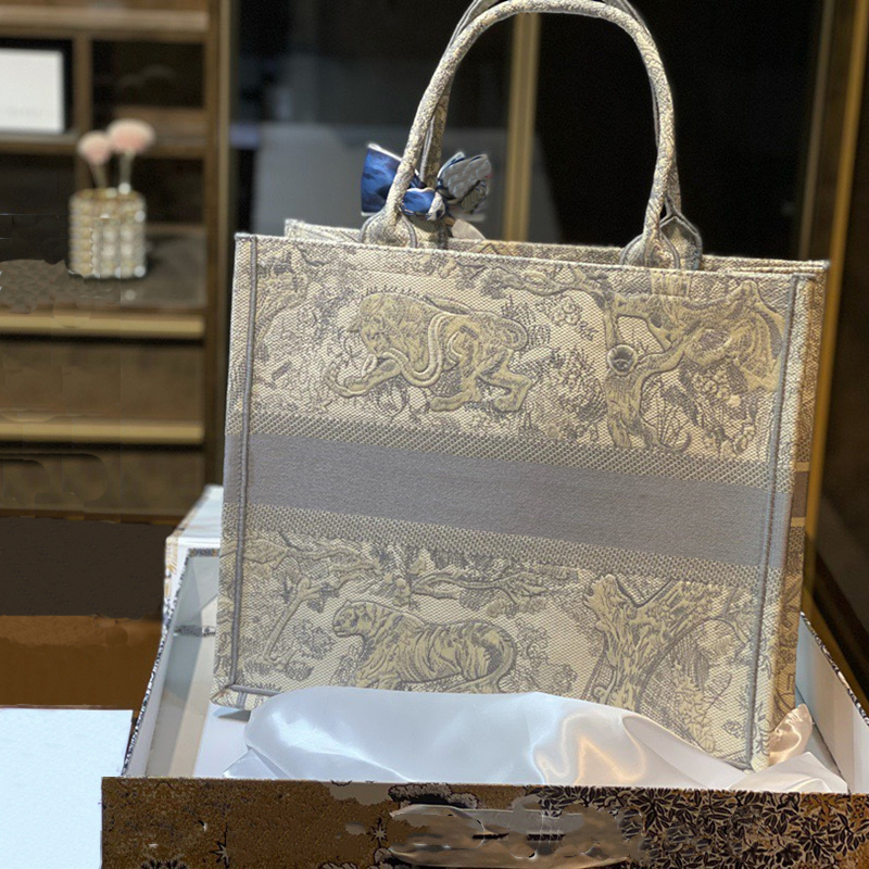 7A+ Totes Luxury tote bag Designer bags Handbags Large Medium Handbag Fashion Embroidery Different style and size wholesale High-quality and high-capacity, Color 13
7A+ Totes Luxury tote bag Designer bags Handbags Large Medium Handbag Fashion Embroidery Different style and size wholesale High-quality and high-capacity, Color 13