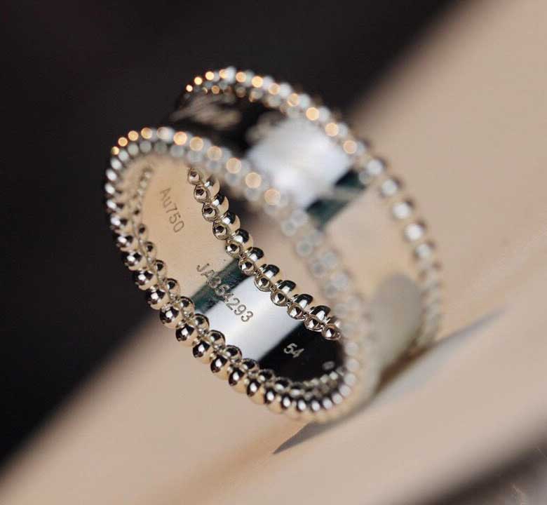Luxurious quality punk band ring with words design in 18k rose gold plated and platinum for women wedding jewelry gift free shipping PS4098
Luxurious quality punk band ring with words design in 18k rose gold plated and platinum for women wedding jewelry gift free shipping PS4098