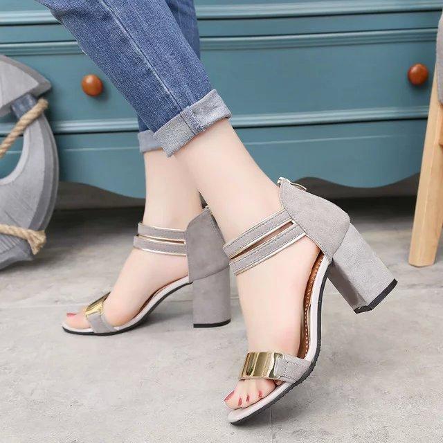 Ladies Ankle-Wrap Shoes 2021 Summer Gladiator Sandals Women Square heel Sandals Party Wedding Shoes Bling Bling Ladies, Gray
Ladies Ankle-Wrap Shoes 2021 Summer Gladiator Sandals Women Square heel Sandals Party Wedding Shoes Bling Bling Ladies, Gray