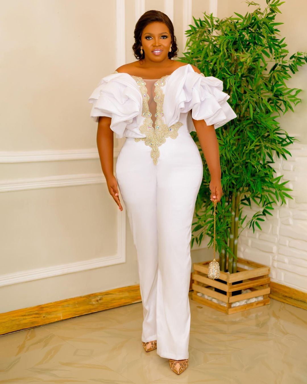 2022 Plus Size Arabic Aso Ebi Luxurious White Jumpsuits Prom Dresses Scoop Beaded Crystals Evening Formal Party Second Reception Birthday Engagement G