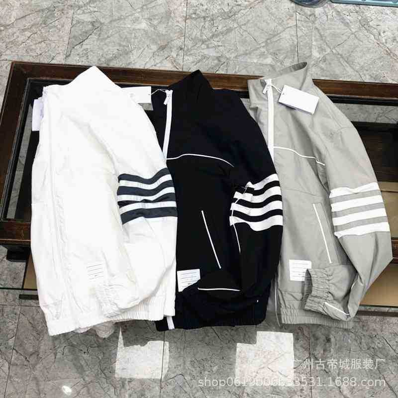 2021 autumn tide brand four bar stripe reflective luminous men's casual wind proof jacket charge Long Sleeve Jacket, Black;brown
2021 autumn tide brand four bar stripe reflective luminous men's casual wind proof jacket charge Long Sleeve Jacket, Black;brown