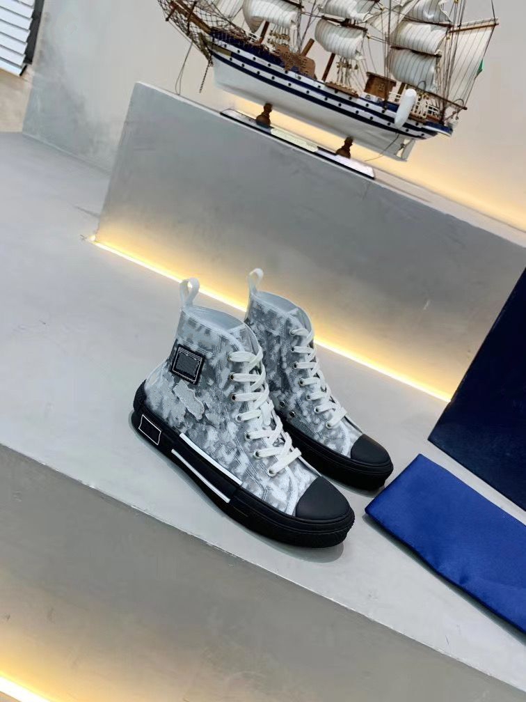 Fashion 21SS Oblique Mens Printed Platform high quality Sneakers Men Women Triple Vintage Trainer Casual Shoes Size 36-45 KLMt001
Fashion 21SS Oblique Mens Printed Platform high quality Sneakers Men Women Triple Vintage Trainer Casual Shoes Size 36-45 KLMt001