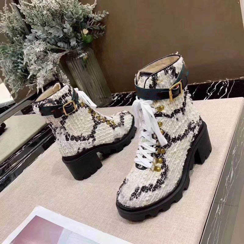 Luxury Designer Casual Shoes Tweed Lace Up Sylvie Combat Ankle Boots Beige with Original Box, Don't buy it
Luxury Designer Casual Shoes Tweed Lace Up Sylvie Combat Ankle Boots Beige with Original Box, Don't buy it