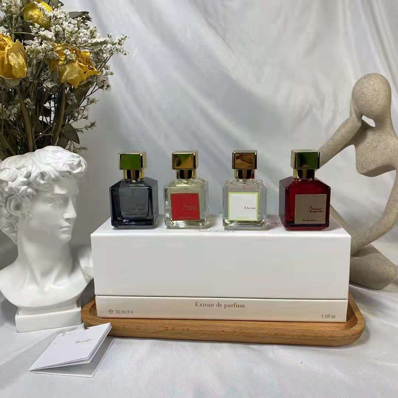 Newest Top Quality The Fragrance Wardrobe Perfume Set Extrait De Perfum Rouge 540 Red A la Rose Oud Silk Wood 4pcs in box kit 4*30ML Fast Delivery
Newest Top Quality The Fragrance Wardrobe Perfume Set Extrait De Perfum Rouge 540 Red A la Rose Oud Silk Wood 4pcs in box kit 4*30ML Fast Delivery