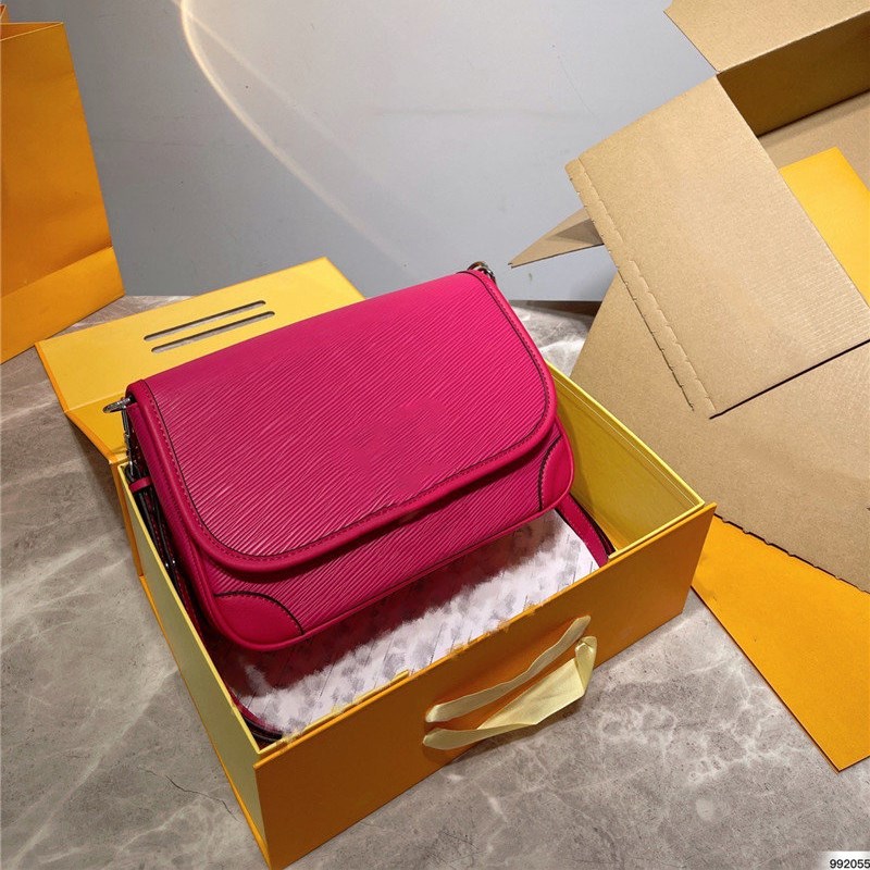 Fashion solid color cute square bag Striped high-quality leather design Womens shoudler bags Large metal letter buckle Purse flip wallet, Fuchsia
Fashion solid color cute square bag Striped high-quality leather design Womens shoudler bags Large metal letter buckle Purse flip wallet, Fuchsia