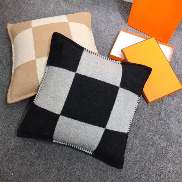 pillow designer luxury Nordic style model room lunch break sofa cushions black pink gray car waist back cushion wool knitted pillows in stock, Without the filler
pillow designer luxury Nordic style model room lunch break sofa cushions black pink gray car waist back cushion wool knitted pillows in stock, Without the filler