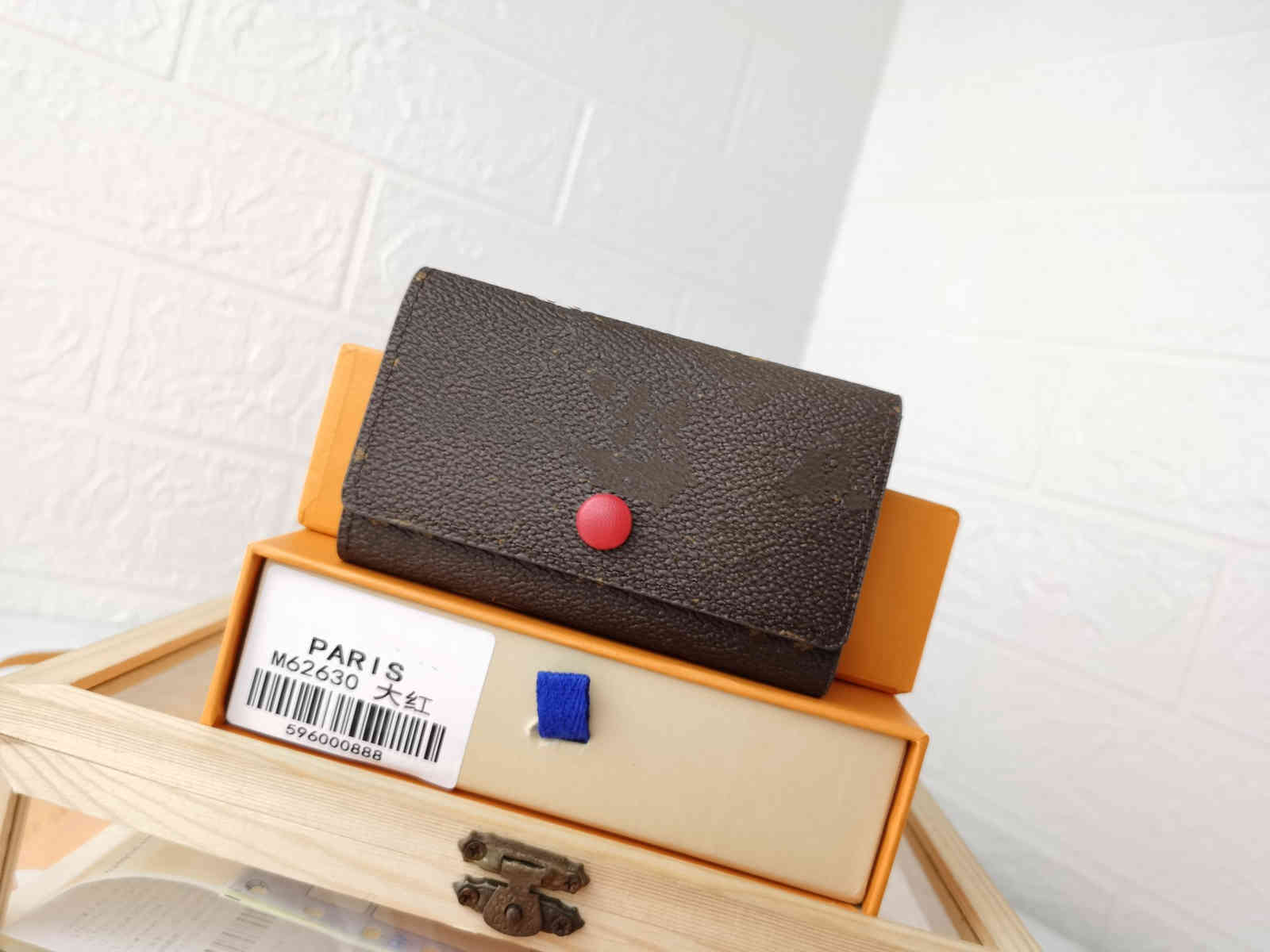 Bag luxurys men&women top key case wallet 6 keychains purse N62630 M62630 M60701 M64421
Bag luxurys men&women top key case wallet 6 keychains purse N62630 M62630 M60701 M64421