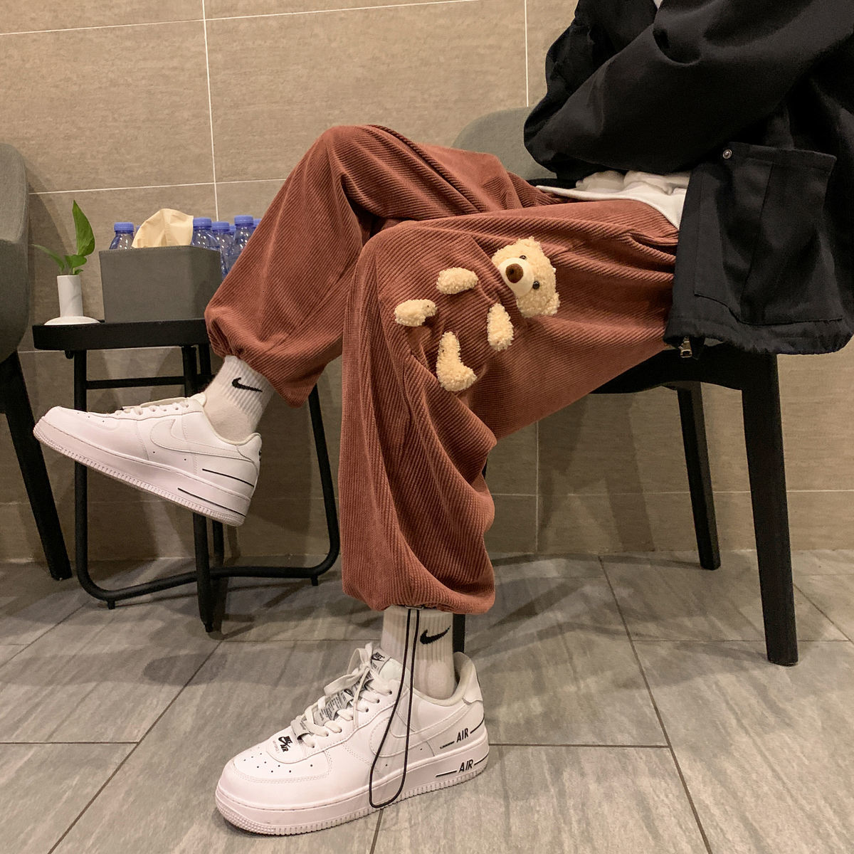2021 New Men's Corduroy Fabric Plush Loose Casual 4 Color Wide Leg Pants Cargo Military Style Trousers Streetwear Sweatpants O4fc, Red
2021 New Men's Corduroy Fabric Plush Loose Casual 4 Color Wide Leg Pants Cargo Military Style Trousers Streetwear Sweatpants O4fc, Red