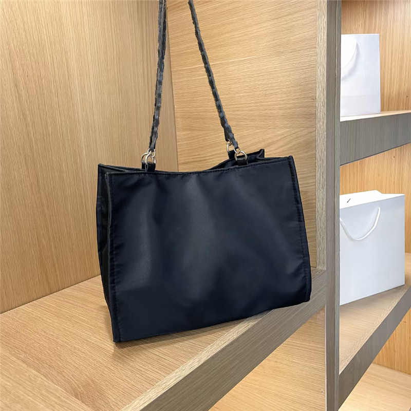 Brand Designer Handbag for Women Fashion Hand Bag Ladies Oxford Tote Handbags Female Purse, Black
Brand Designer Handbag for Women Fashion Hand Bag Ladies Oxford Tote Handbags Female Purse, Black