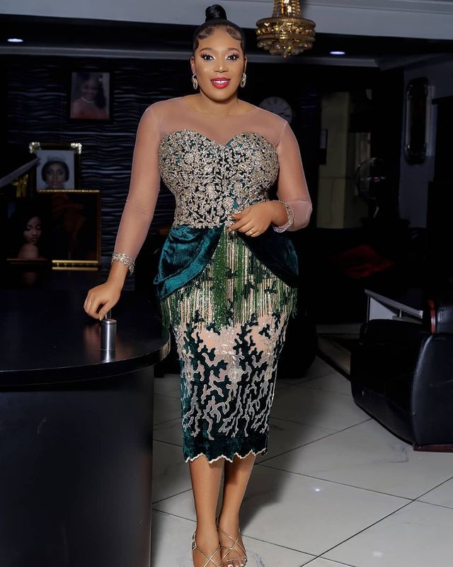 2022 Plus Size Arabic Aso Ebi Lace Sheath Sexy Prom Dresses Beading Knee Length Evening Formal Party Second Reception Birthday Engagement Gowns Dress 