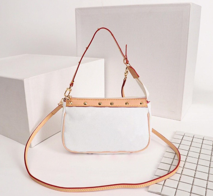 classic style VINTAGE handbag Luxury designer bag wallet High-quality rainbow letters one-shoulder diagonal bags Ladies mini leather handbag
classic style VINTAGE handbag Luxury designer bag wallet High-quality rainbow letters one-shoulder diagonal bags Ladies mini leather handbag