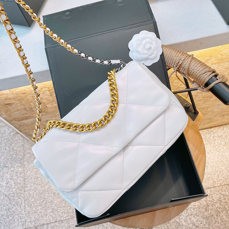19 woman lamb bag genuine leather flap female iridescent pearl colors clutch should small package lambskin gold hardware
19 woman lamb bag genuine leather flap female iridescent pearl colors clutch should small package lambskin gold hardware