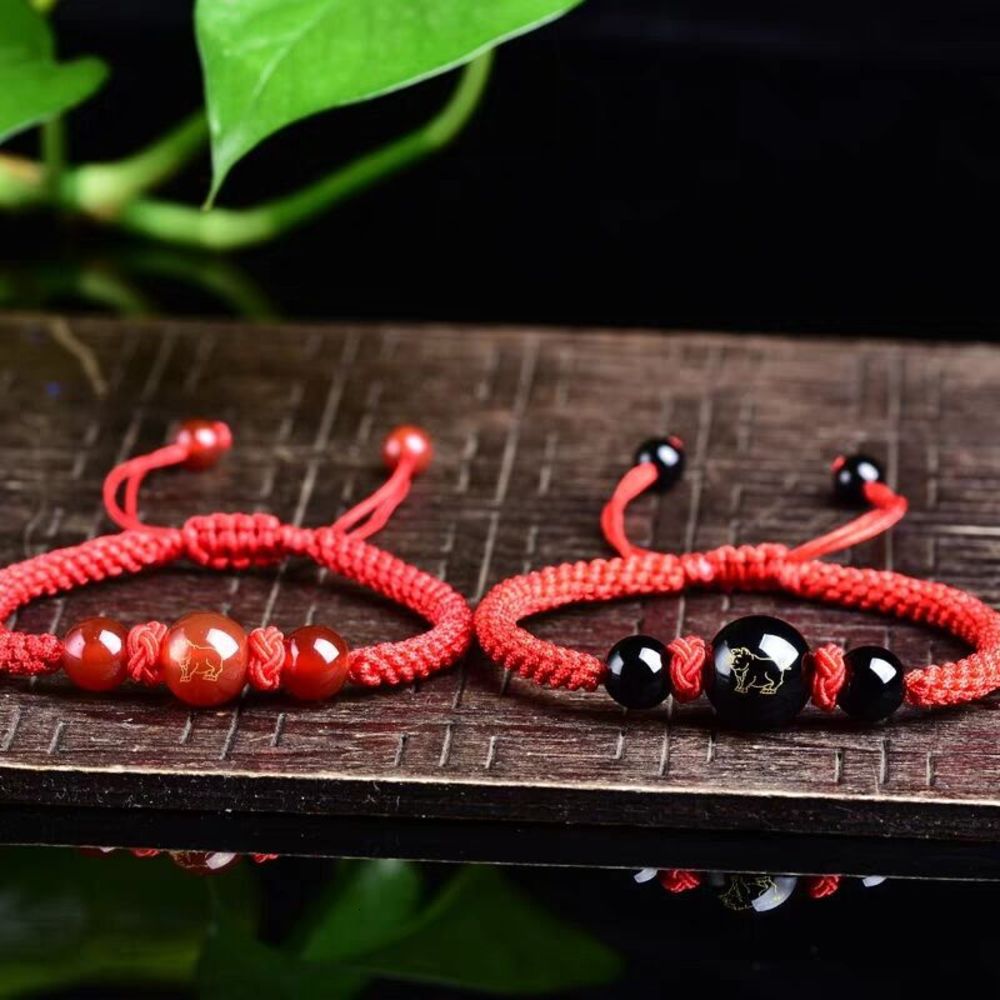 ,bracelet Zodiac pig red rope bracelet hand agate couple string man woman, Golden;silver
,bracelet Zodiac pig red rope bracelet hand agate couple string man woman, Golden;silver