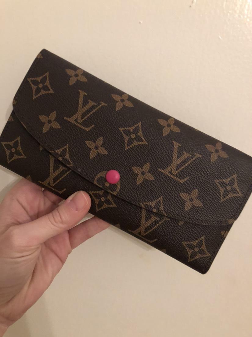 3333 9 colors fashion single zipper pocke men women leather wallet lady ladies long purse with orange box 60136 LV LOUIS VITTON, Red;black
3333 9 colors fashion single zipper pocke men women leather wallet lady ladies long purse with orange box 60136 LV LOUIS VITTON, Red;black