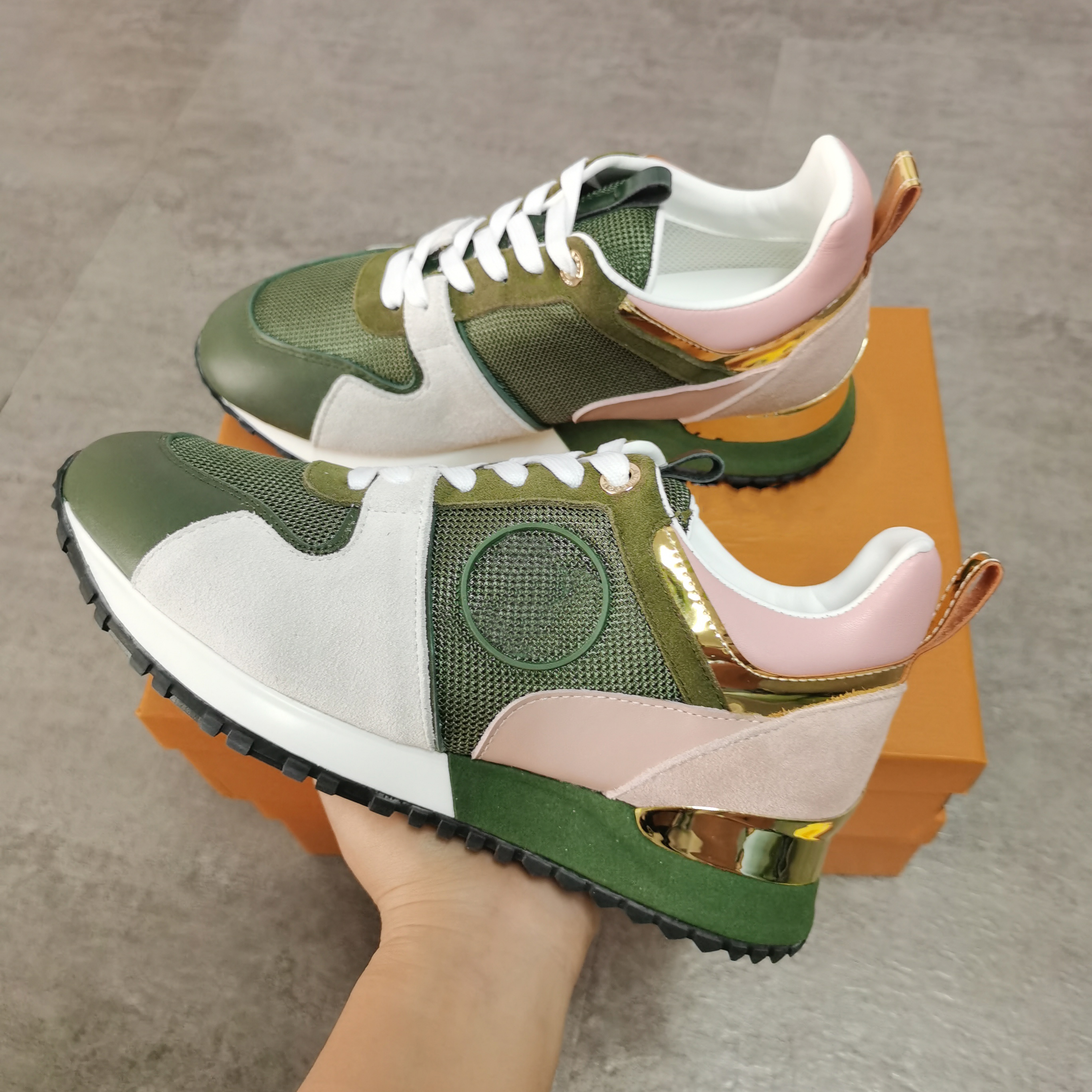 Men Woman AWAY Sneakers Real leather shoes men Racer Sports Sneakers Women Lace-up Black Brown shoes Mesh Flats Casual trainers big size, Flower grey white brown
Men Woman AWAY Sneakers Real leather shoes men Racer Sports Sneakers Women Lace-up Black Brown shoes Mesh Flats Casual trainers big size, Flower grey white brown