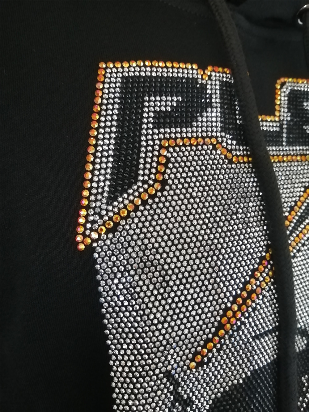 New Arrival Skulls Shining Crystals Diamond Hoodies Long Sleeve Casual Men Cotton Pullovers Autumn Winter Tops 201020