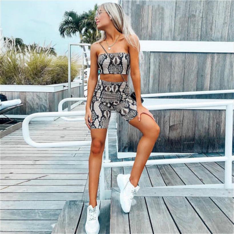 snake skin print womens tracksuits two piece set summer casual shinny tube shorts 2pcs outfits short sports sets, Gray
snake skin print womens tracksuits two piece set summer casual shinny tube shorts 2pcs outfits short sports sets, Gray