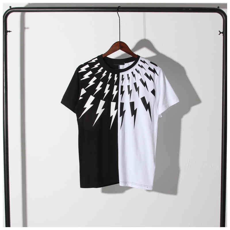 Men's T-Shirts Camiseta de manga curta masculina algodão estilo casual europeu neil barrett 100% nova costura relâmpago HXHR, 1# shoe box
Men's T-Shirts Camiseta de manga curta masculina algodão estilo casual europeu neil barrett 100% nova costura relâmpago HXHR, 1# shoe box