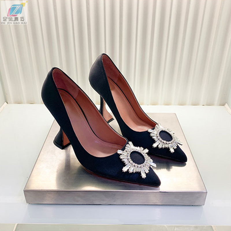 Sandals Black satin sun bloom strass shoes high woman basic bombs silver grete flower sexy party women's VS9X, 1# shoe box
Sandals Black satin sun bloom strass shoes high woman basic bombs silver grete flower sexy party women's VS9X, 1# shoe box
