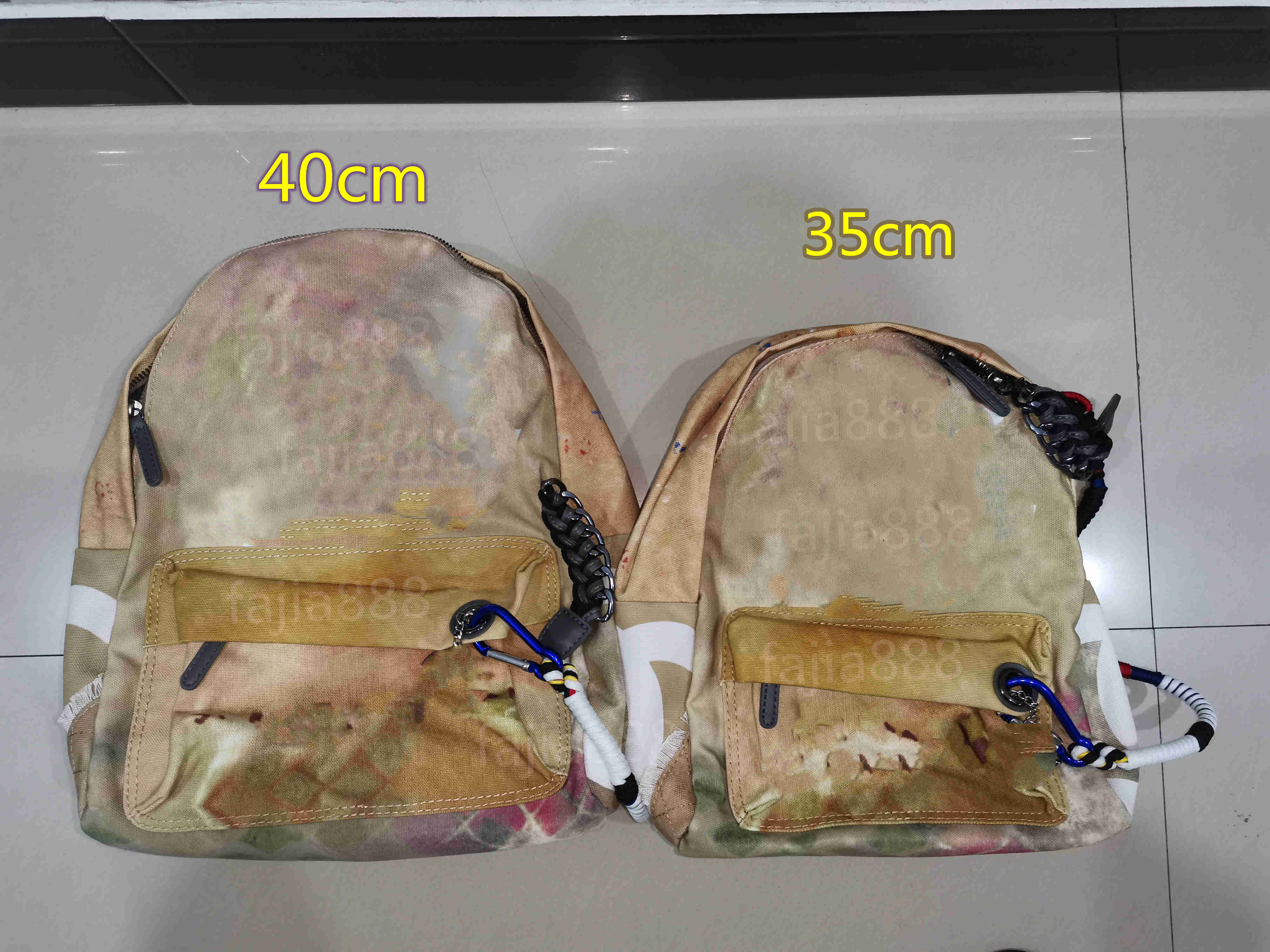 Classic designer splicing backpack graffiti sports leisure bags mens and womens canvas camouflage travel bag handabg large capacity schoolbag Luxury jewelry, Apricot
Classic designer splicing backpack graffiti sports leisure bags mens and womens canvas camouflage travel bag handabg large capacity schoolbag Luxury jewelry, Apricot