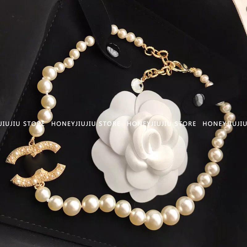 Chains Top Quality Camellia Pearl Necklace For Women Fashion Logo Luxury Jewelry Fine Gift Classic
Chains Top Quality Camellia Pearl Necklace For Women Fashion Logo Luxury Jewelry Fine Gift Classic