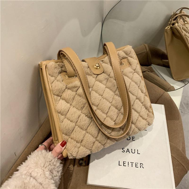2021 Designer Fashion Faux Fur Underarm Bags For Women Luxury Trend Female Shoulder Handbags Winter Big Capacity Tote Bag, Black
2021 Designer Fashion Faux Fur Underarm Bags For Women Luxury Trend Female Shoulder Handbags Winter Big Capacity Tote Bag, Black