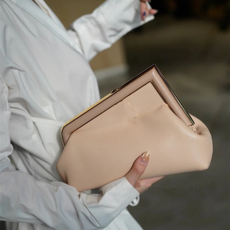 Black Brown leather bag soft caramel lambskin buckle iconic clutch bags portable shoulder
Black Brown leather bag soft caramel lambskin buckle iconic clutch bags portable shoulder