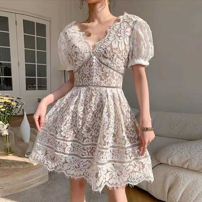 ZAWFL Runway Sexy V-neck Flower Embroidery Lace Self Portrait Dress Celebrity Holiday Short Puff Sleeve Mini Dresses Summer 210603, Picture color
ZAWFL Runway Sexy V-neck Flower Embroidery Lace Self Portrait Dress Celebrity Holiday Short Puff Sleeve Mini Dresses Summer 210603, Picture color