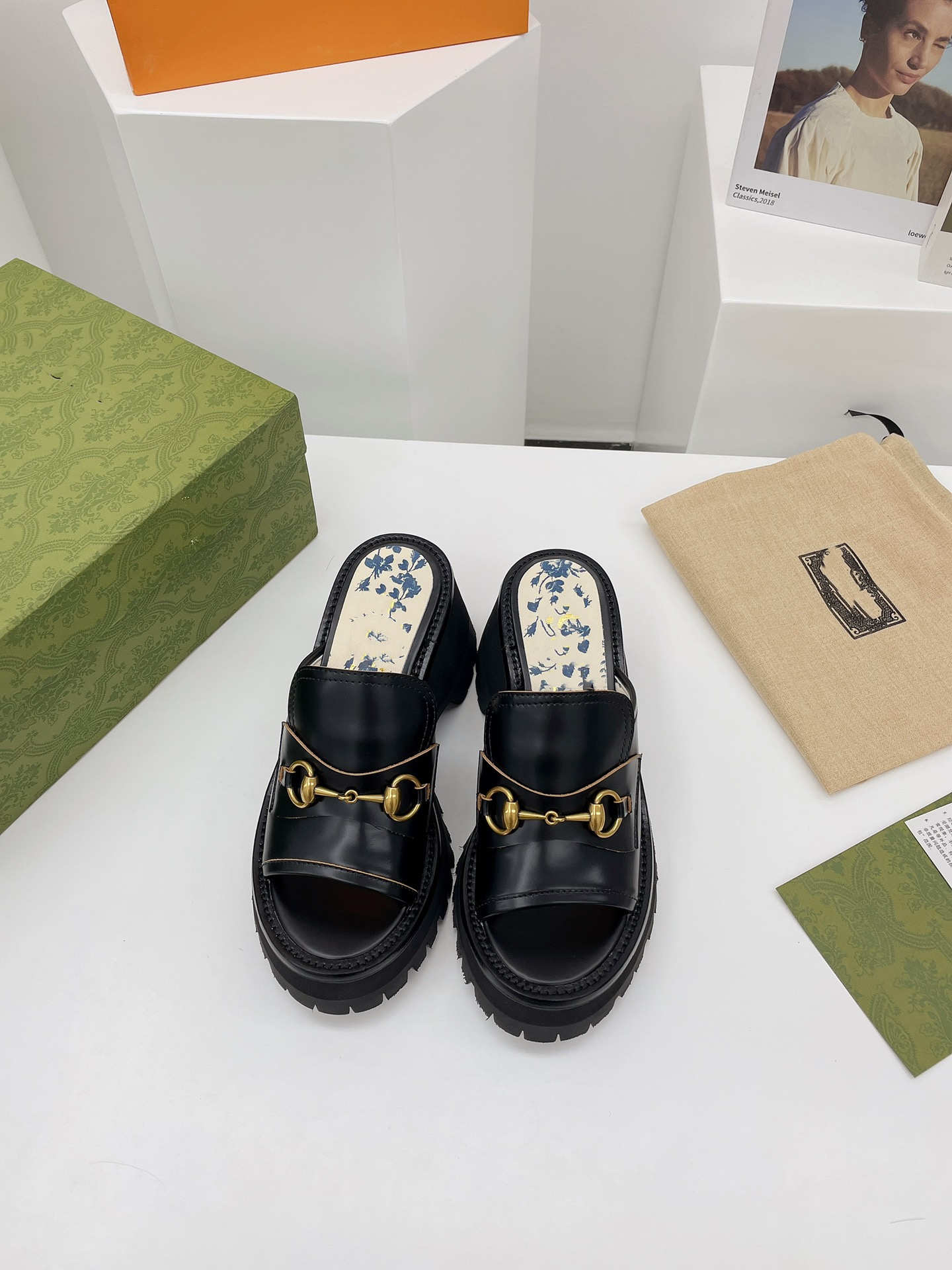 2021 Summer Fashion PVC Wedge Slippers Women Open-toed Horsebit slippersHigh Heel Platform Sandals Size 34-41, Box
2021 Summer Fashion PVC Wedge Slippers Women Open-toed Horsebit slippersHigh Heel Platform Sandals Size 34-41, Box