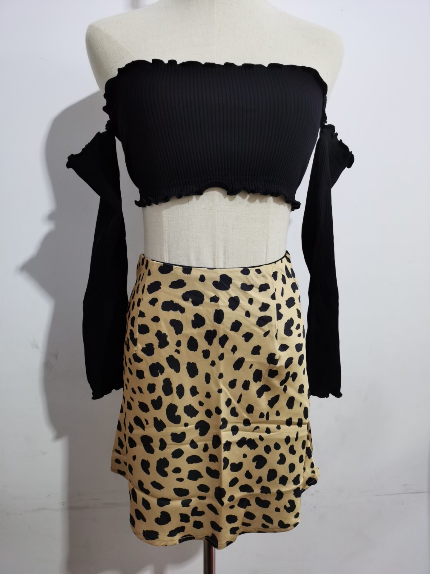 Retro Elastic High Waist Leopard Print Satin Skirt like Silk Summer Women Mini Short A-line Skirts 210305