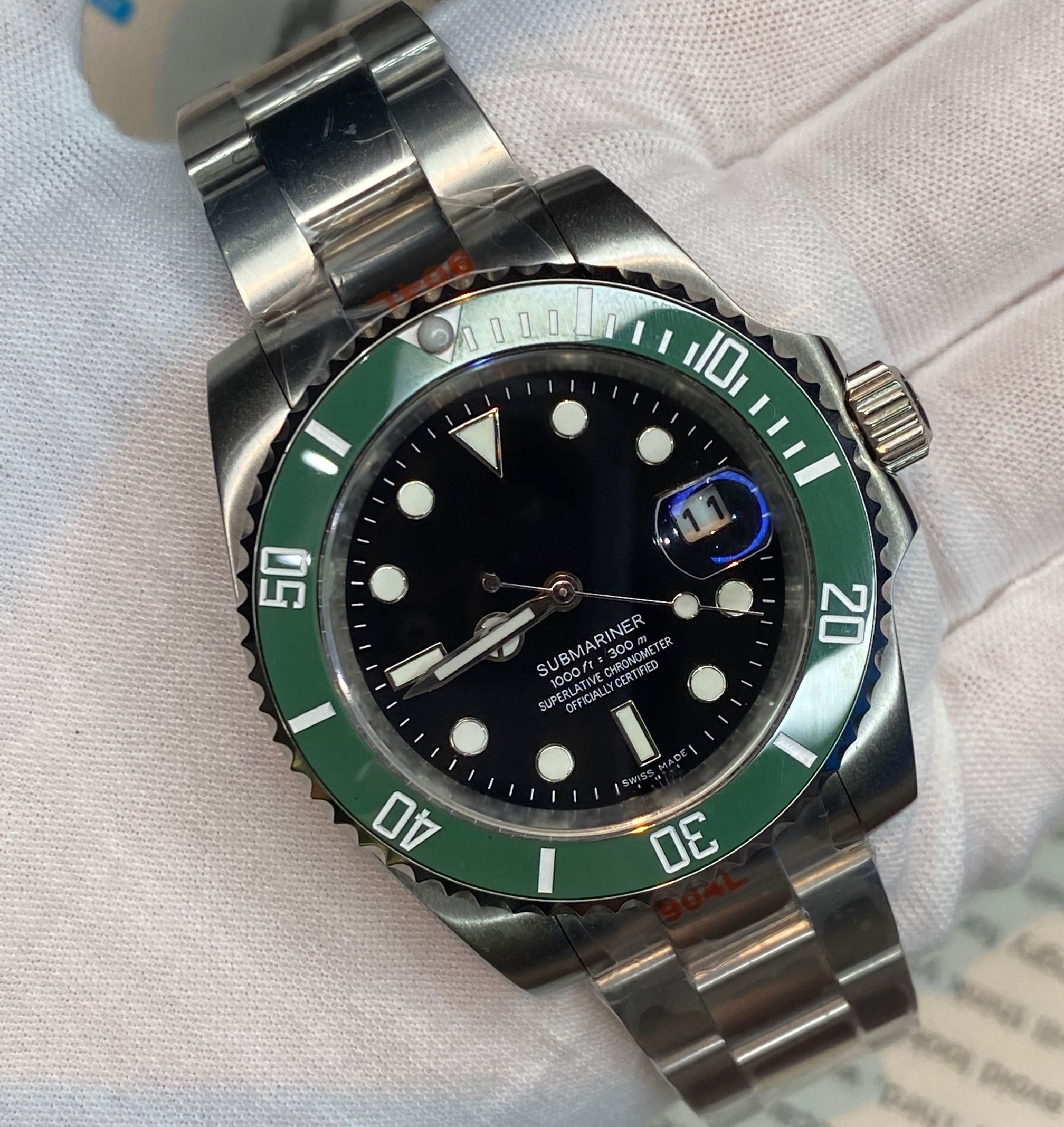 Luxury Green Ceramic Bezel Wristwatches Watches Master Mens Automatic mechanical movement SUB designer Watch Luminous Deep waterproof 30meters, Slivery;brown
Luxury Green Ceramic Bezel Wristwatches Watches Master Mens Automatic mechanical movement SUB designer Watch Luminous Deep waterproof 30meters, Slivery;brown