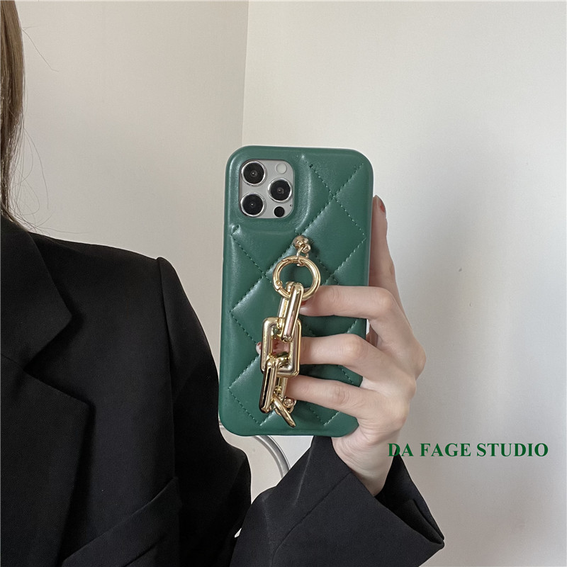 Fashion Designer Phone Case For iPhone 11 Pro X XS Max XR 12 8 7 Luxury PU Leather Phone Cases chain hard shell
Fashion Designer Phone Case For iPhone 11 Pro X XS Max XR 12 8 7 Luxury PU Leather Phone Cases chain hard shell