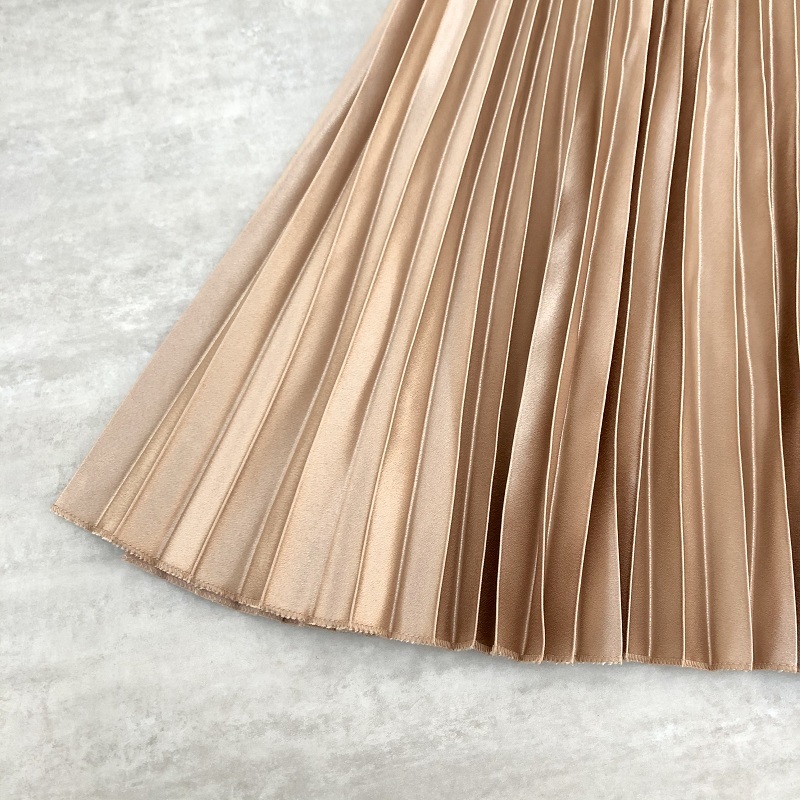 Spring Women Midi Skirts Metallic Color Shiny Pleated Skirt Solid Color Silver Gold Long Skirt Satin Femme Jupe Office Lady 210306