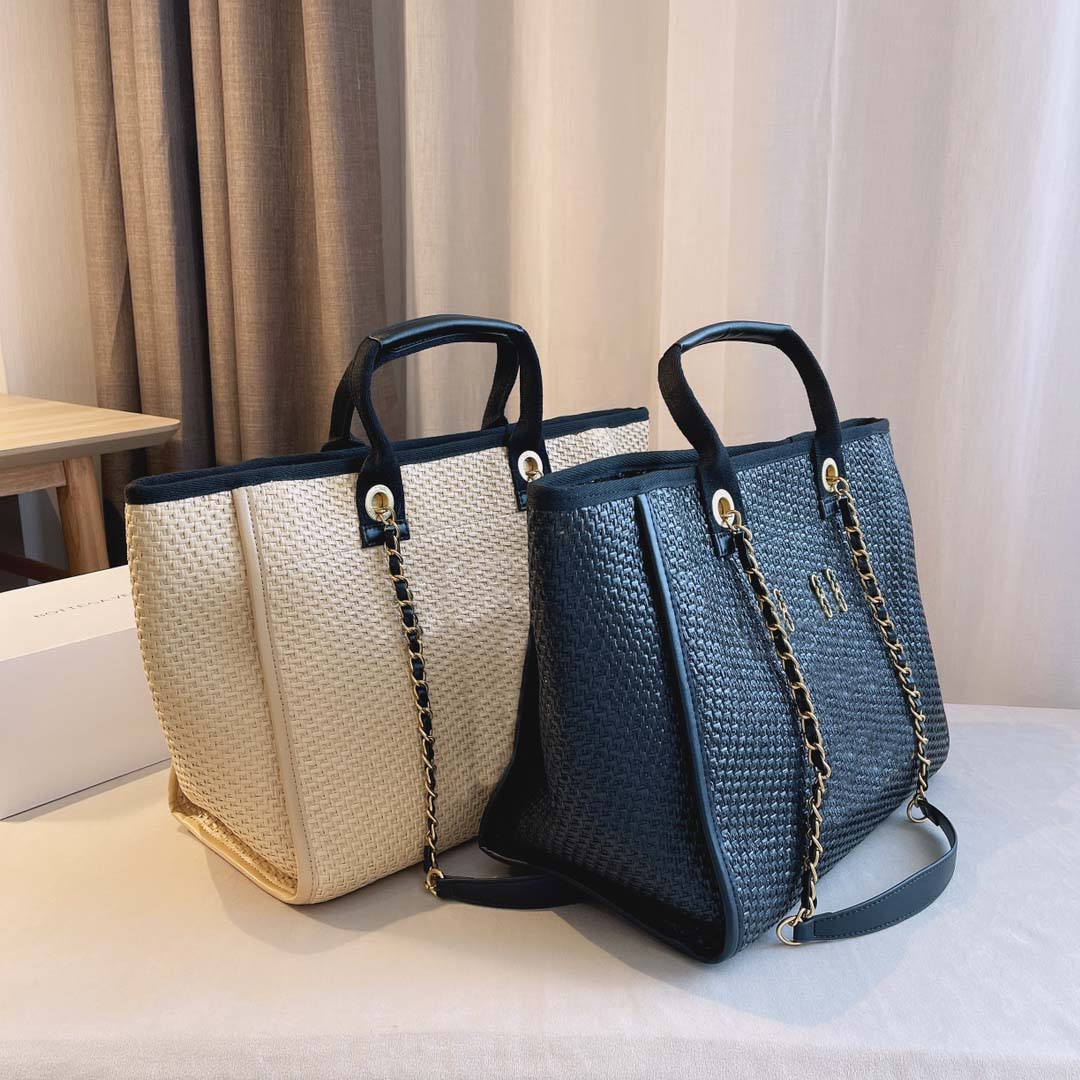 Designer top quality handbag women bag Beach handbags made of classic embroidery accessories large capacity shopping bags, Black
Designer top quality handbag women bag Beach handbags made of classic embroidery accessories large capacity shopping bags, Black