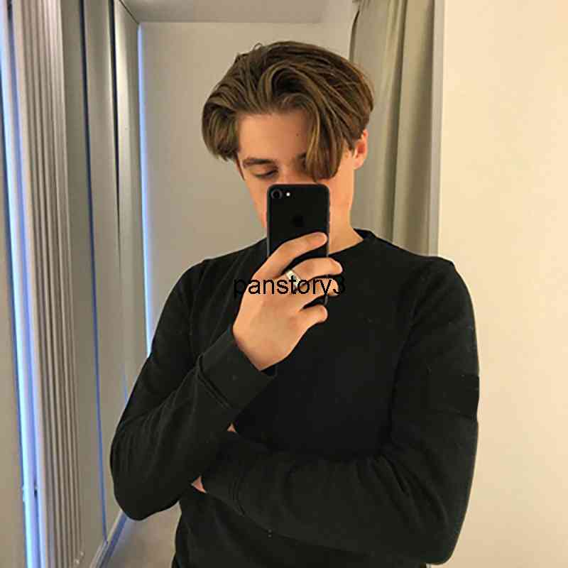Mens hoodies Sweatshirts pullover italy style autumn and winter causal Thin couple outdoor hoodie 11 colors with badge asian size, Orange
Mens hoodies Sweatshirts pullover italy style autumn and winter causal Thin couple outdoor hoodie 11 colors with badge asian size, Orange