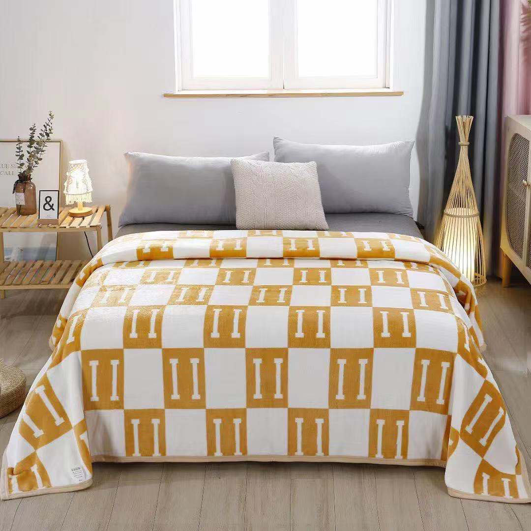 Fashion Cotton Blanket Designer Luxury Blankets High Quality Letter Printed Casual Carpet Home Furnishings Living Room Bedroom Copertura
Fashion Cotton Blanket Designer Luxury Blankets High Quality Letter Printed Casual Carpet Home Furnishings Living Room Bedroom Copertura