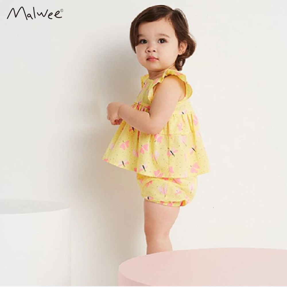 Malwee girls' summer suit children's clothes short sleeve shorts two piece set, White
Malwee girls' summer suit children's clothes short sleeve shorts two piece set, White