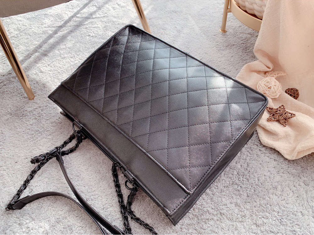 Luxury is natural capacity of 2020 the new tide fashion chain ling grid joker ins single shoulder Bag tote bags
Luxury is natural capacity of 2020 the new tide fashion chain ling grid joker ins single shoulder Bag tote bags