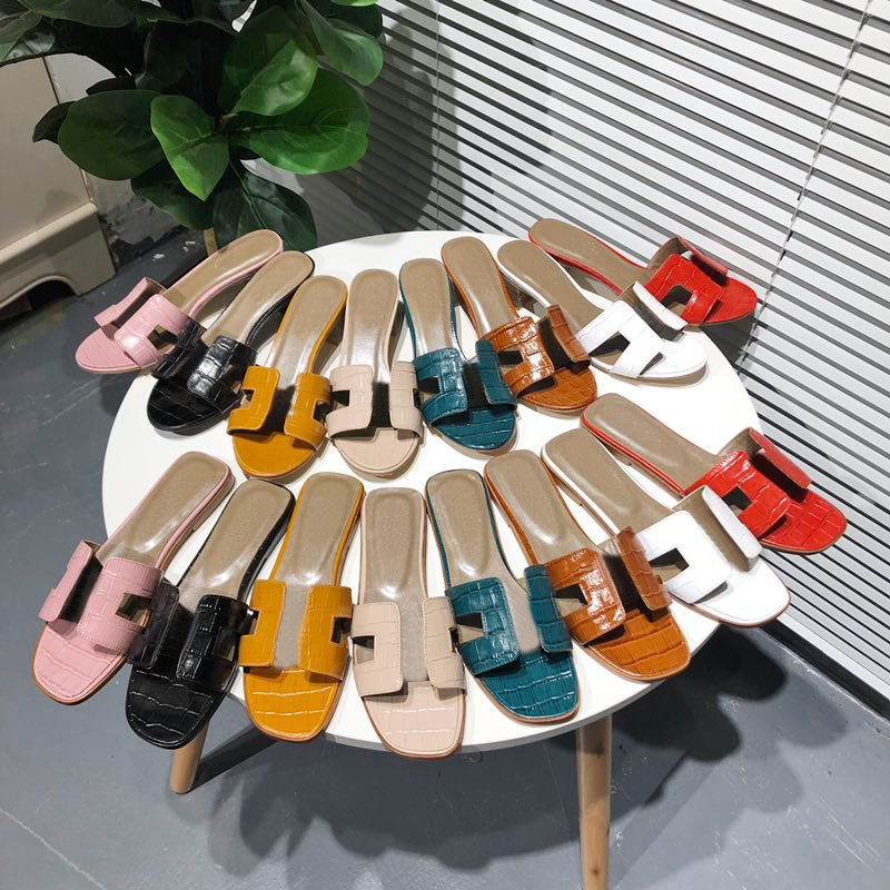 Classic woman slippers beach slipper Summer lady Cartoon Big Head Slides Leather Bath fashion women shoes Large size 35-42
Classic woman slippers beach slipper Summer lady Cartoon Big Head Slides Leather Bath fashion women shoes Large size 35-42