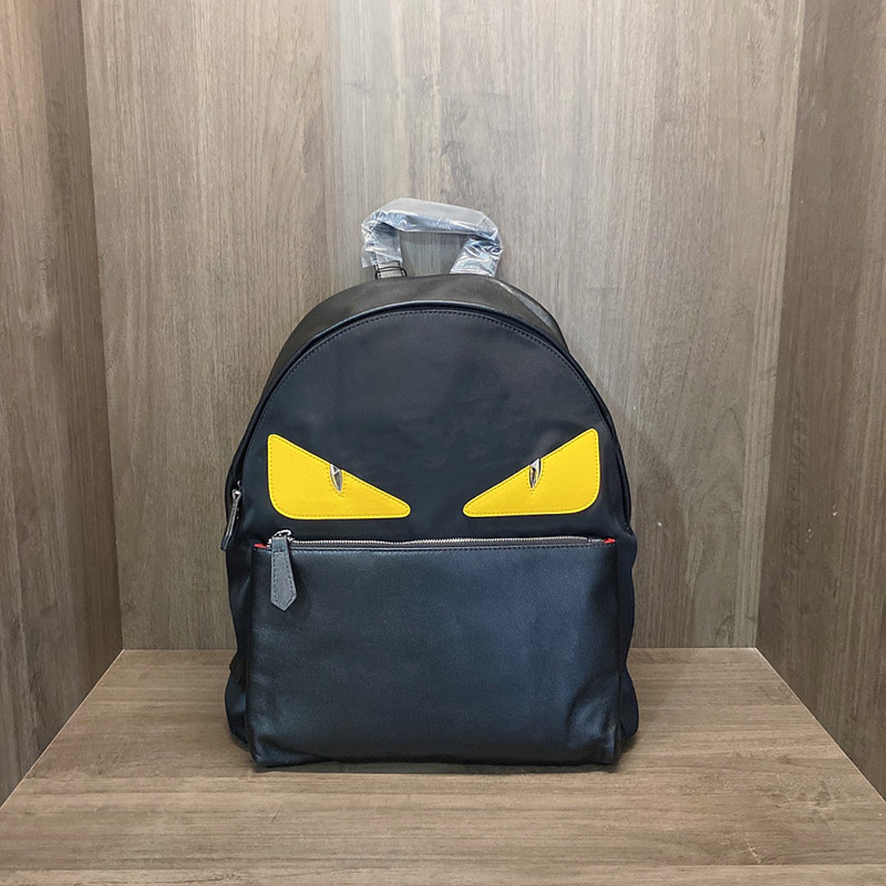 Designer F Zaino Series Little Monster Backpack Bag Italy Roma Brand Outdoor Packs Men Women Leather With Canvas Black Luxurys Designers Bags High Quality
Designer F Zaino Series Little Monster Backpack Bag Italy Roma Brand Outdoor Packs Men Women Leather With Canvas Black Luxurys Designers Bags High Quality