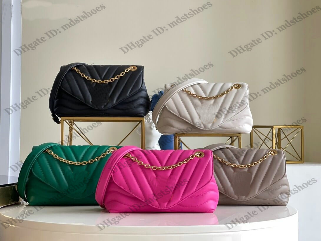NEW Wave Chain V shaped Bag Vintage Handbag Designer Women Luxurys Shoulder Purse Clutch Bags Crossbody M58552
NEW Wave Chain V shaped Bag Vintage Handbag Designer Women Luxurys Shoulder Purse Clutch Bags Crossbody M58552