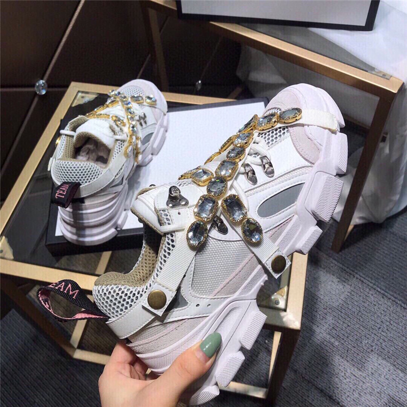 Luxury designer Casual Shoes Flashtrek white sneaker with removable crystals Sneakers With Box, Don't pay it
Luxury designer Casual Shoes Flashtrek white sneaker with removable crystals Sneakers With Box, Don't pay it