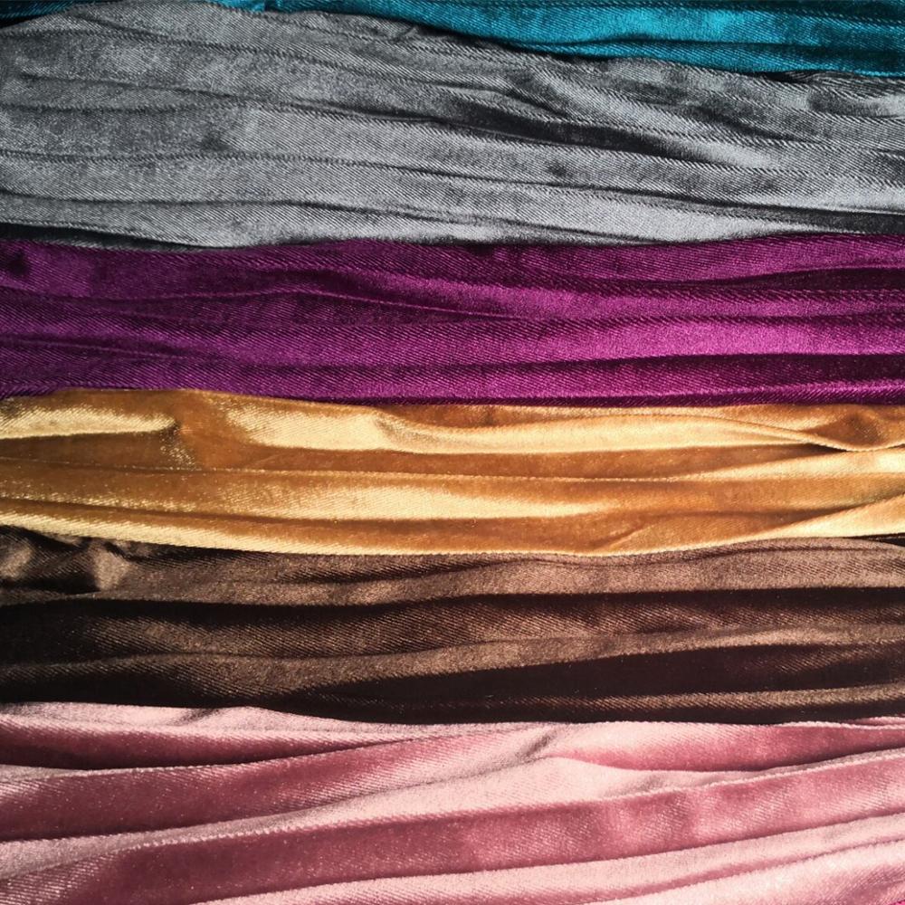 Autumn Winter Long Skirt Women Streetwear High Waisted Skinny Velvet Skirt Female Ladies Pleated Skirts Elegant Maxi Women Skirt 210306