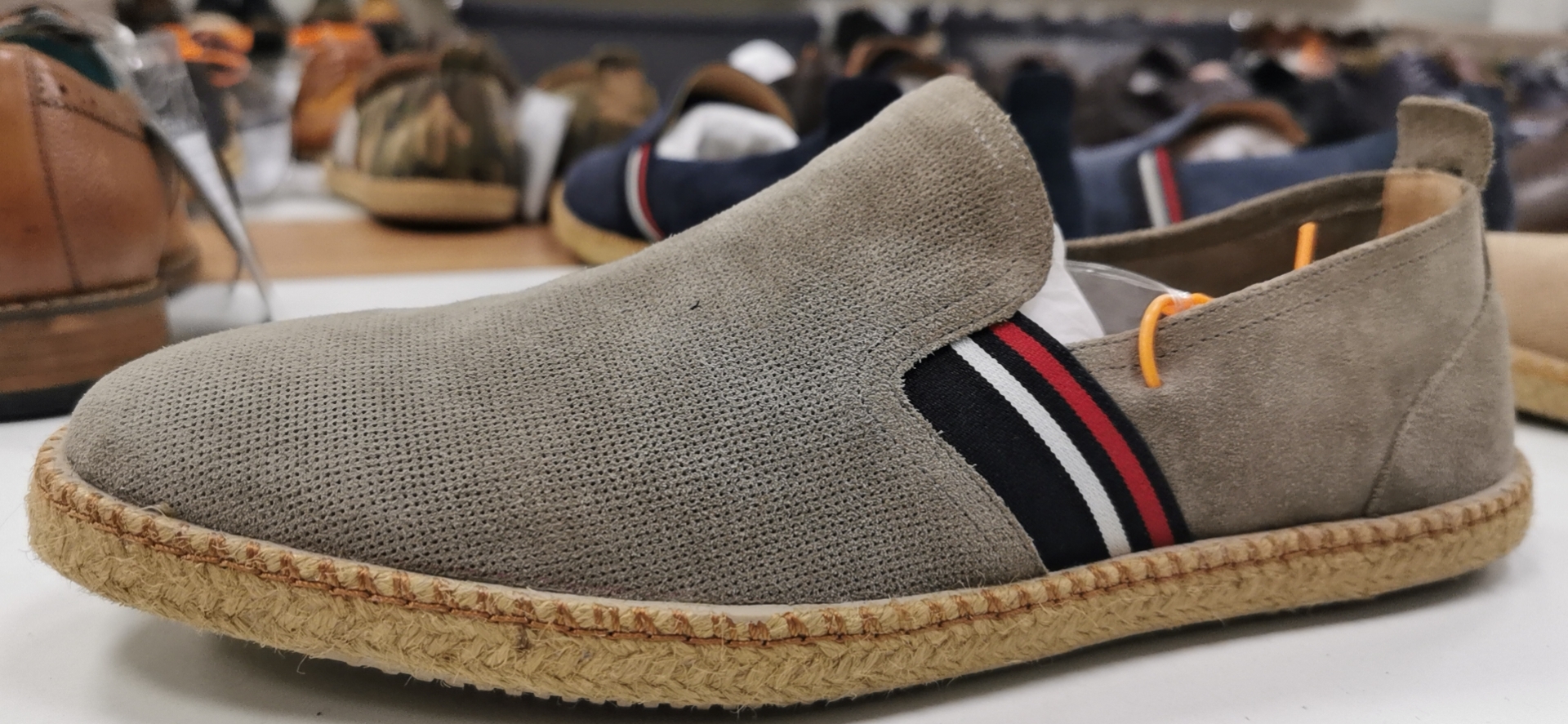 hotest sandal slipper Lambskin men's shoes driver's travel shoes hemp rope full edge, rubber non-slip wear-resistant sole, high-end comfor, Black
hotest sandal slipper Lambskin men's shoes driver's travel shoes hemp rope full edge, rubber non-slip wear-resistant sole, high-end comfor, Black