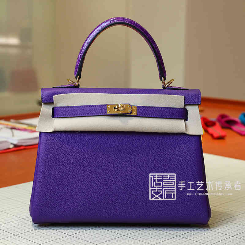 Designer Handbags Handmade 2021 Kellys herme Bag Togo Leather Alligator Handle Iris Purple Kl25cm Gold Buckle Single Shoulder Messenger Bag bb
Designer Handbags Handmade 2021 Kellys herme Bag Togo Leather Alligator Handle Iris Purple Kl25cm Gold Buckle Single Shoulder Messenger Bag bb