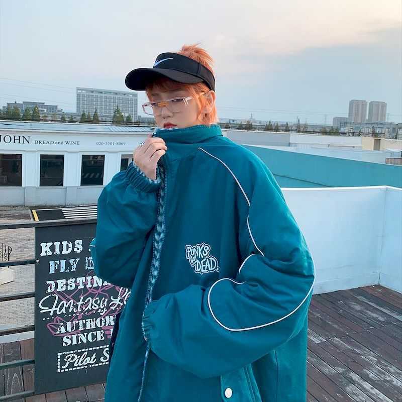 Cotton-padded jacket Winter Hong Kong style double-sided men women Korean retro plush loose reflective plus velvet lovers coats 210526, Black
Cotton-padded jacket Winter Hong Kong style double-sided men women Korean retro plush loose reflective plus velvet lovers coats 210526, Black